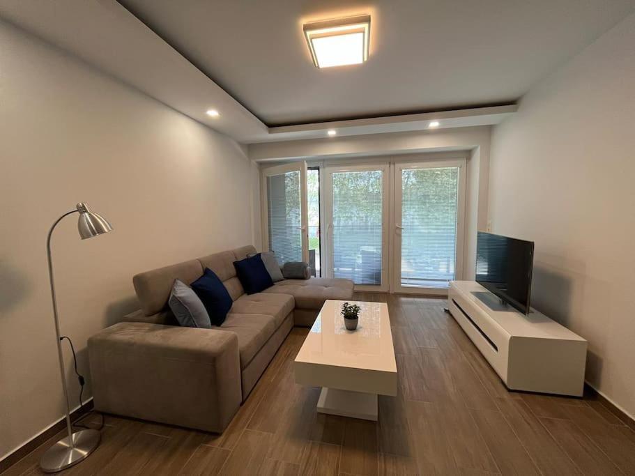 Swan Apartman - Keszthely Exterior foto